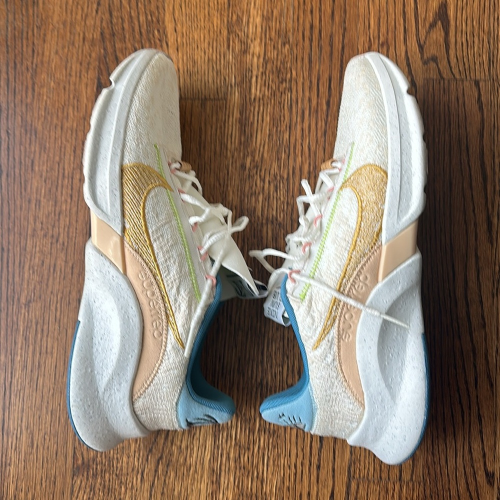 Nike Fun🌞 - Picture 4 of 8